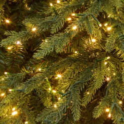 Albero Deluxe in finto pino 255 cm, 5150 miniled integrati bianco caldo