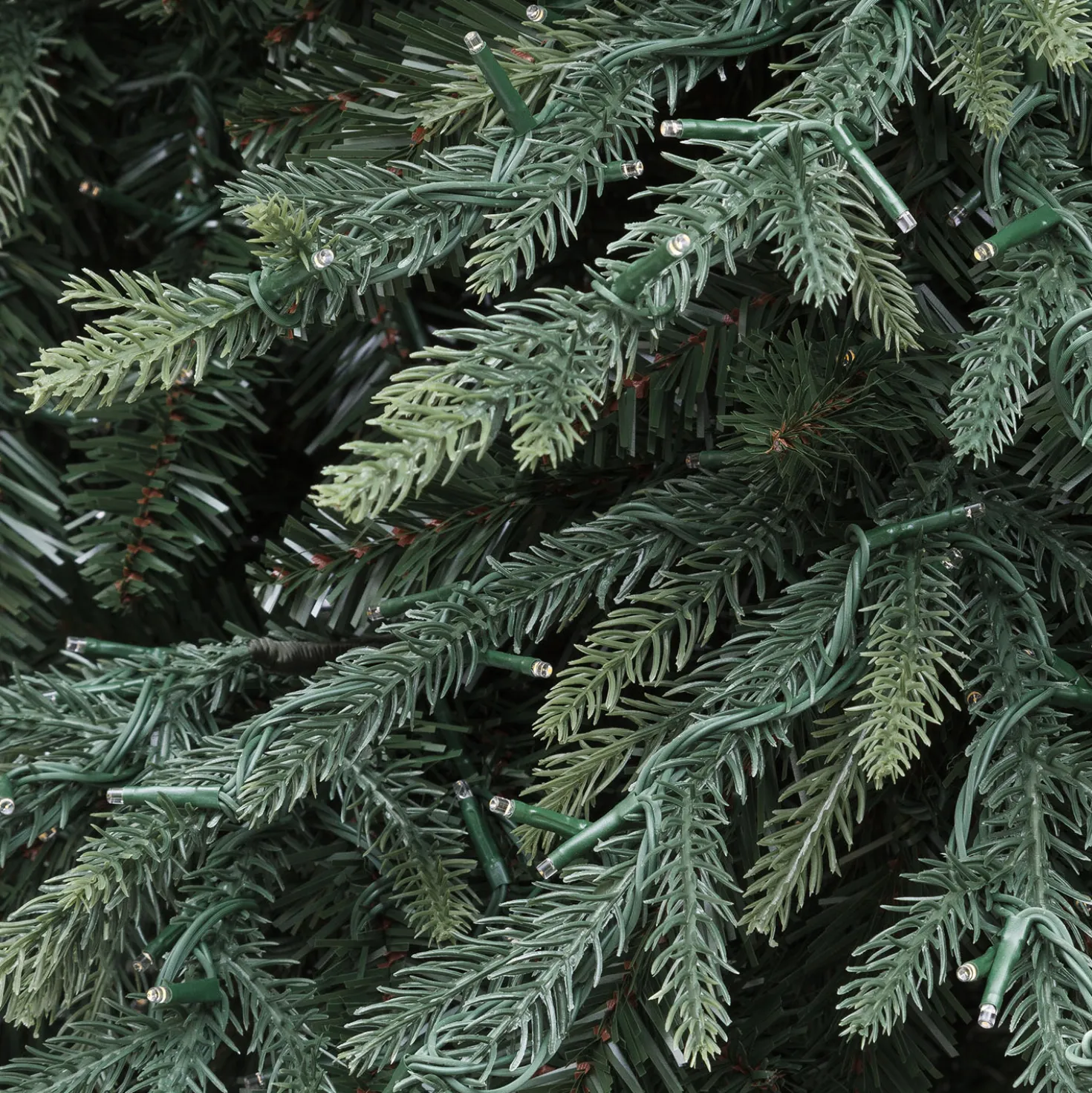 Albero Deluxe in finto pino 255 cm, 5150 miniled integrati bianco caldo