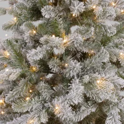 Albero Innevato in finto pino 210 cm, 500 led integrati bianco caldo