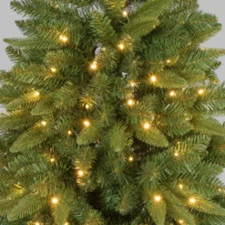 Albero Slim in finto pino 210 cm, 400 led integrati bianco caldo
