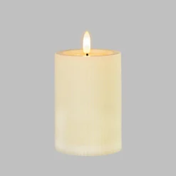 Candela Avorio a Coste per uso esterno, h 10 cm, Ø 7,5cm, fiamma 3D con stoppino ed effetto cera sciolta