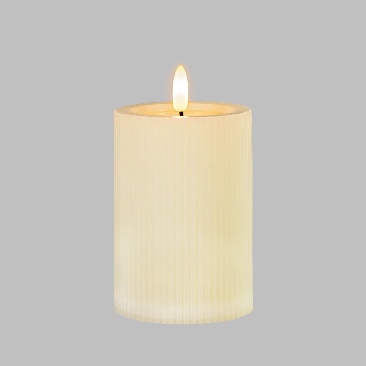 Candela Avorio a Coste per uso esterno, h 10 cm, Ø 7,5cm, fiamma 3D con stoppino ed effetto cera sciolta