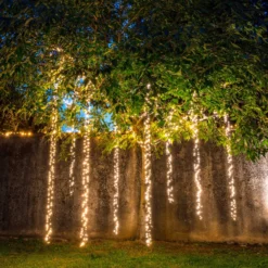 Cascata di luci Connect+ 3 nastri, 600 led bianco caldo, cavo trasparente, prolungabile