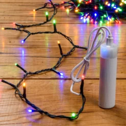 Catena a batteria con power bank 10 m, 200 miniled multicolor, cavo verde