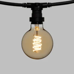 Catena 5 m, 16 lampadine globo Ø 95 mm di 4 Watt, led a spirale, cavo nero, prolungabile