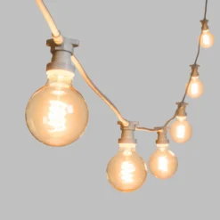 Catena 5 m, 16 lampadine globo Ø 95 mm di 4 Watt, led a spirale, cavo bianco, prolungabile