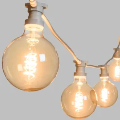 Catena 5 m, 5 lampadine globo Ø 125 mm di 4 Watt, led a spirale, cavo bianco, prolungabile