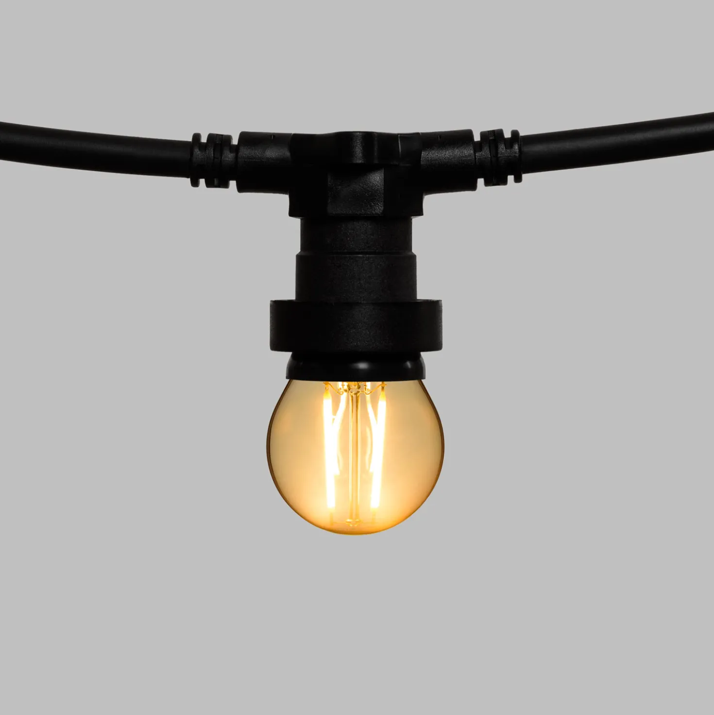 Catena 5 m, 16 lampadine led globo Ø 45 mm di 2 Watt, cavo nero, prolungabile
