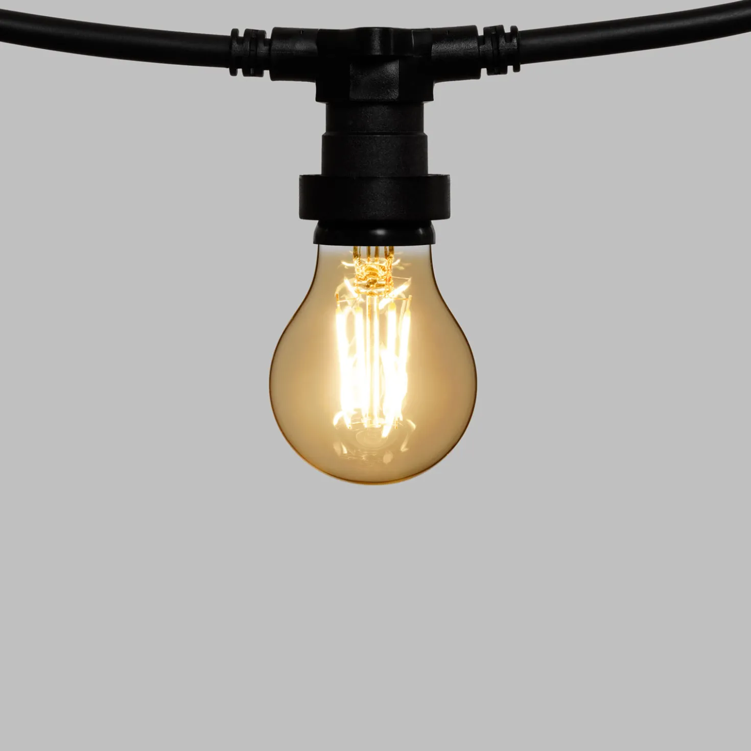 Catena 5 m, 16 lampadine led goccia Ø 60 mm di 4 Watt, dimmerabili, cavo nero, prolungabile