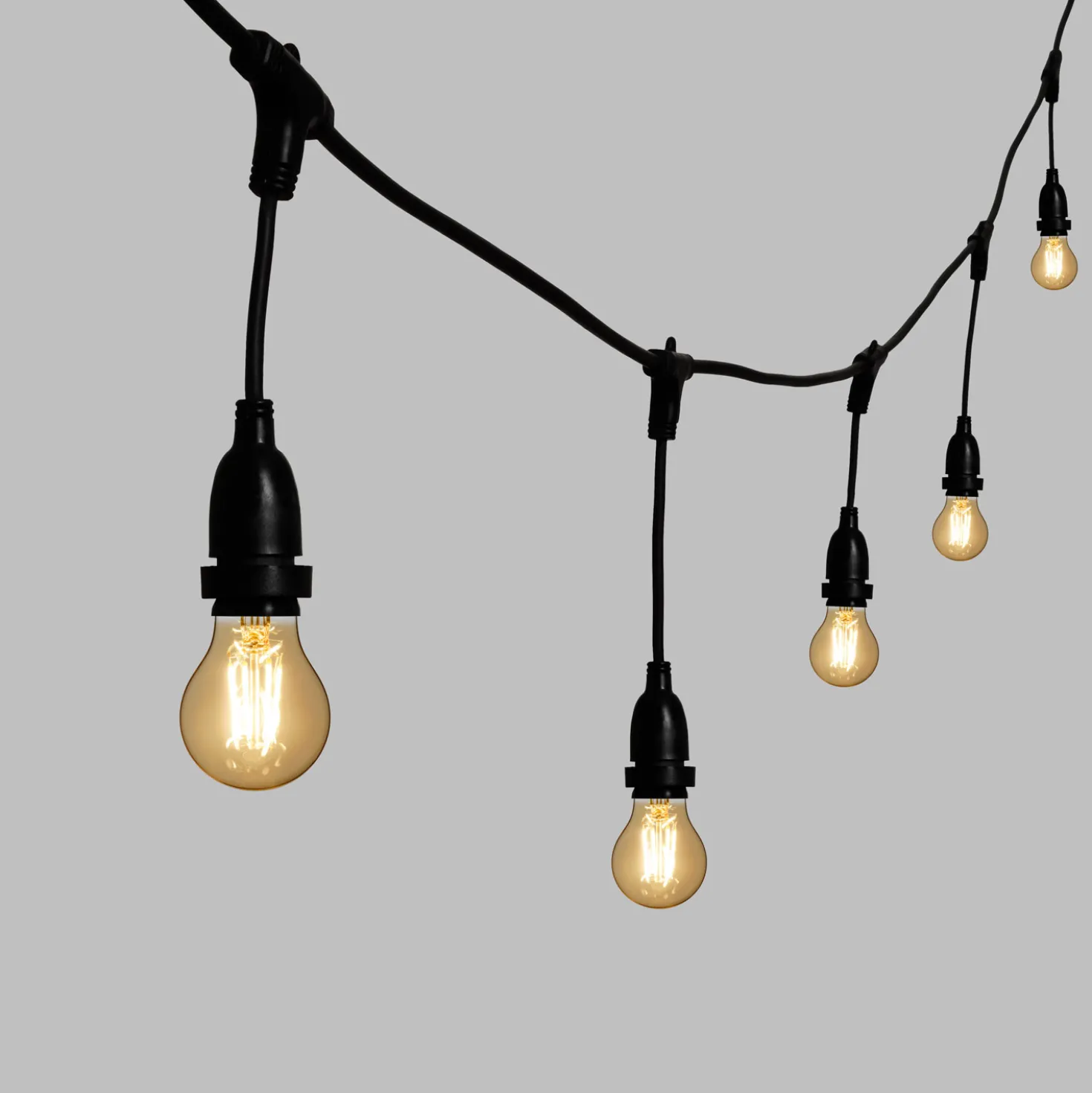 Catena 5 m, 8 lampadine led pendenti goccia Ø 60 mm di 2 Watt, h 30 cm, prolungabile