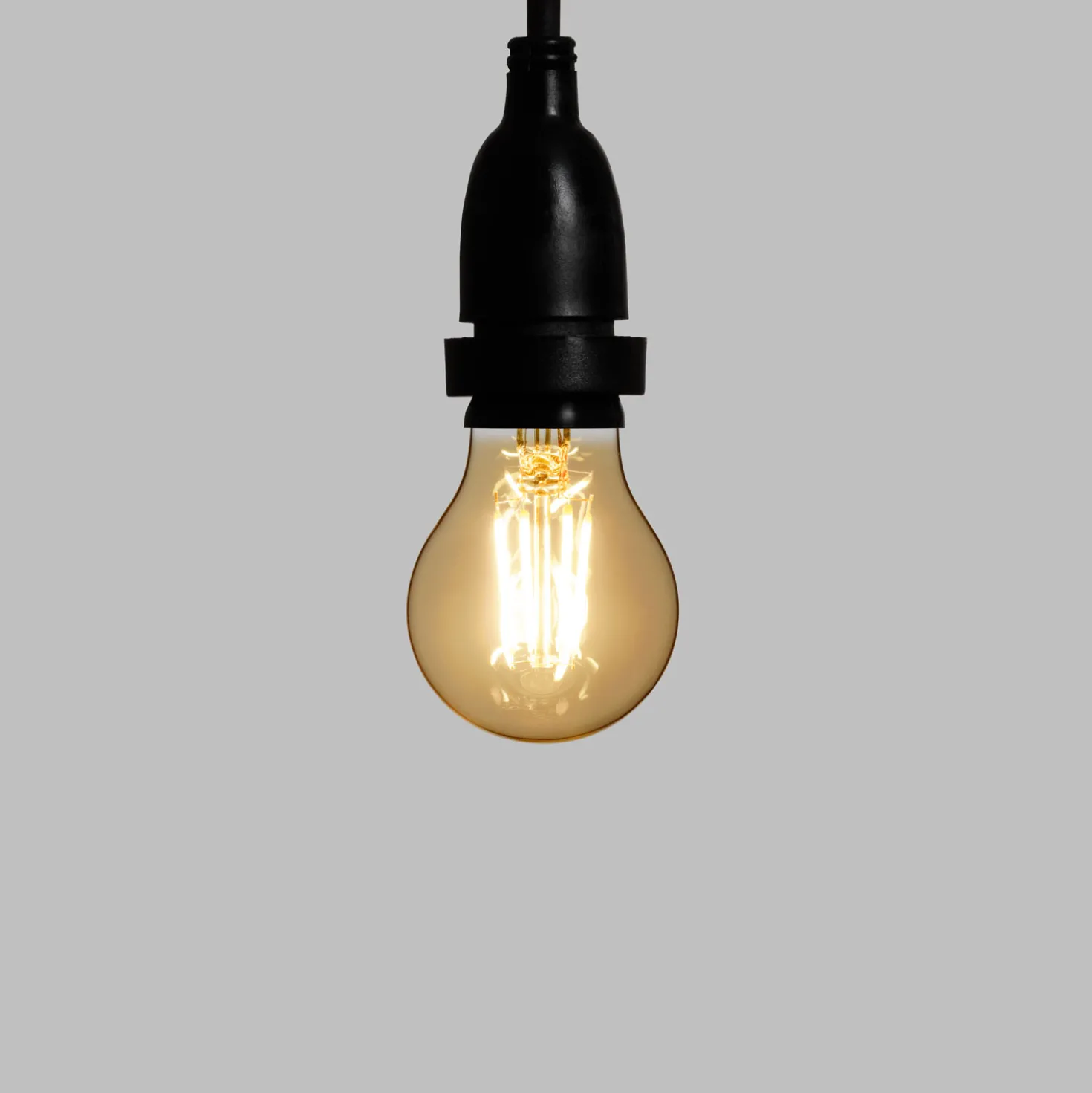 Catena 5 m, 8 lampadine led pendenti goccia Ø 60 mm di 4 Watt, h 70 cm, prolungabile