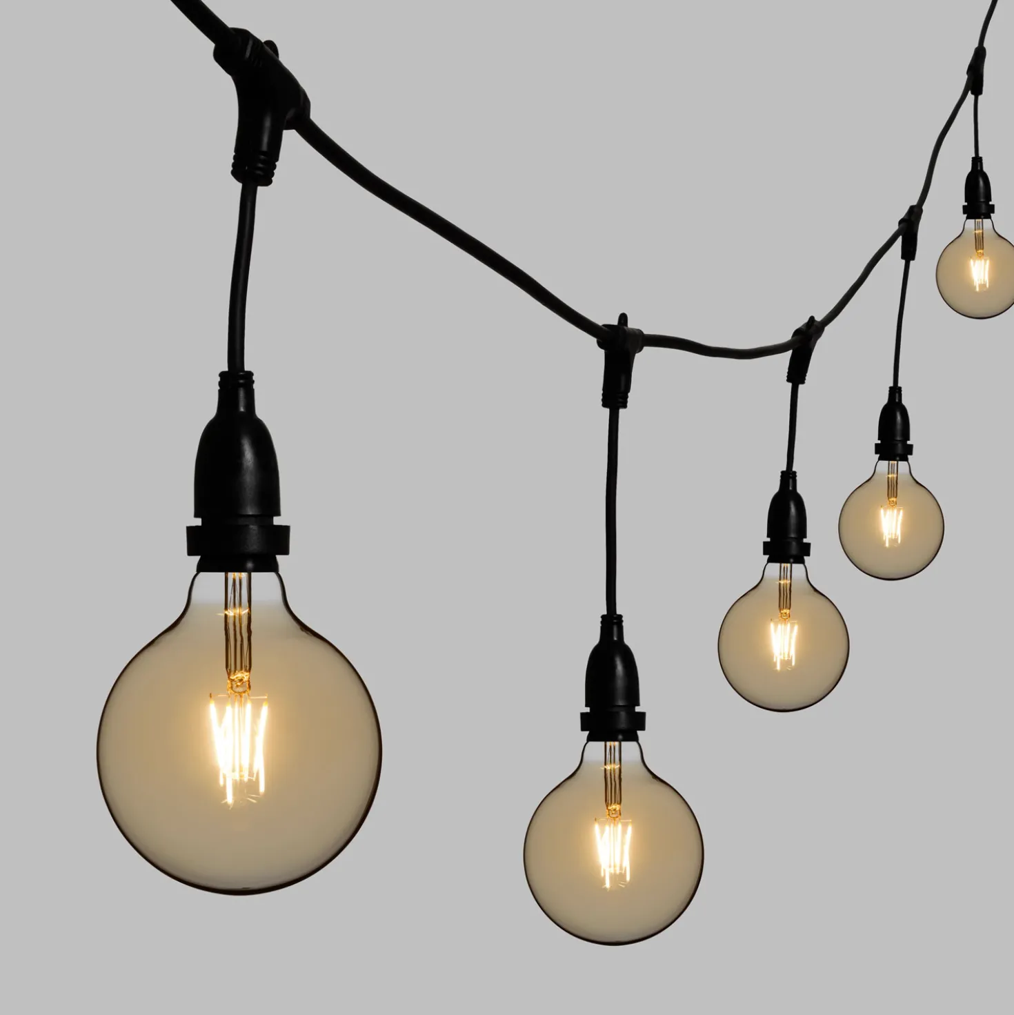 Catena 5 m, 8 lampadine led pendenti globo Ø 125 mm 8 Watt dimmerabili, h 30 cm, prolungabile