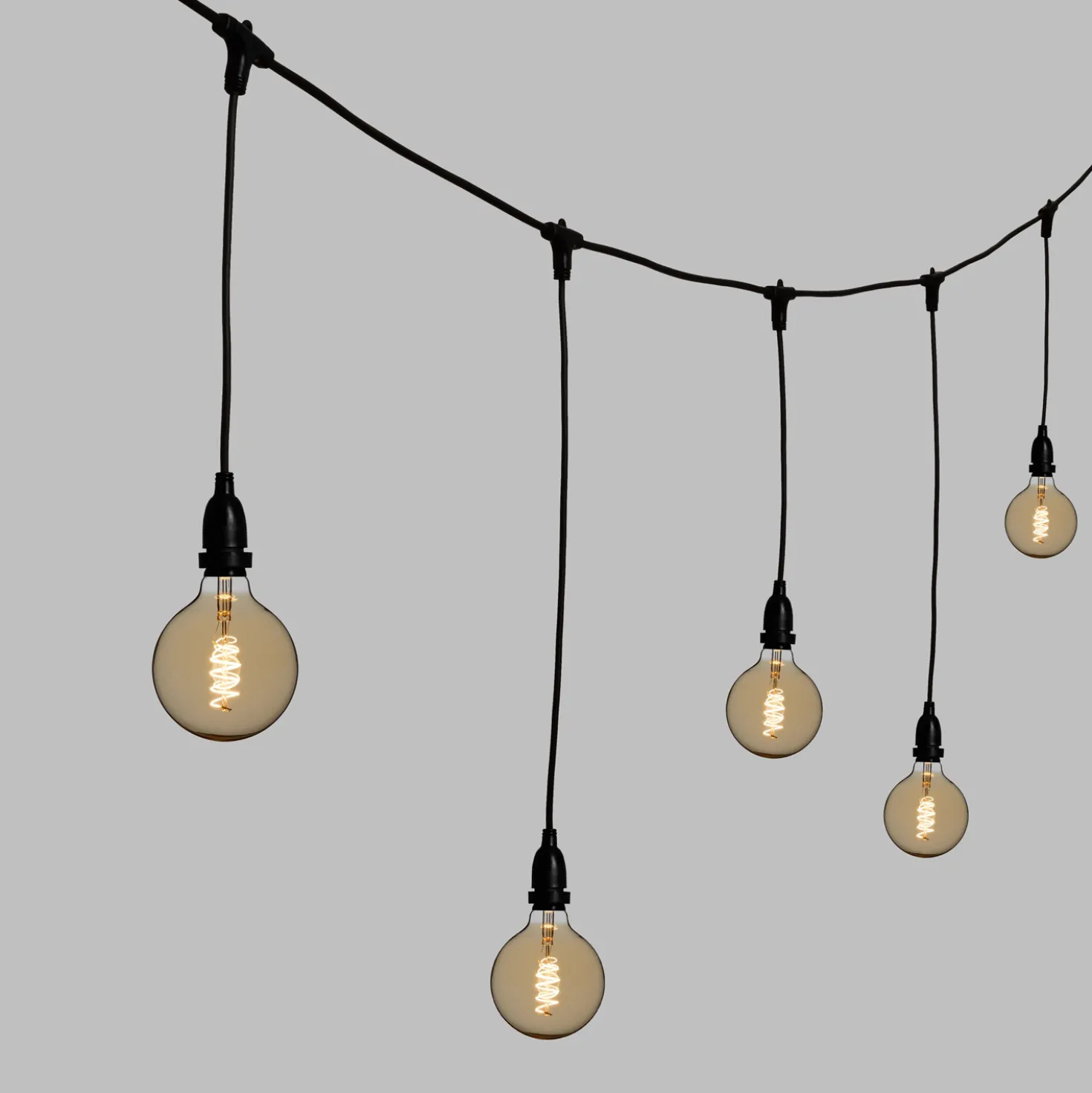 Catena 5 m, 8 lampadine pendenti globo Ø 125 mm, h 70 cm, led a spirale, prolungabile
