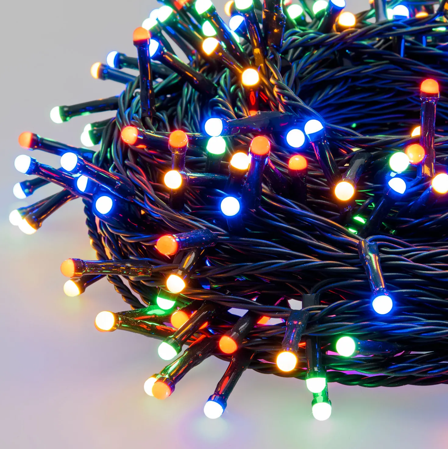 Catena 25 m, led multicolor, pannello solare e trasformatore inclusi