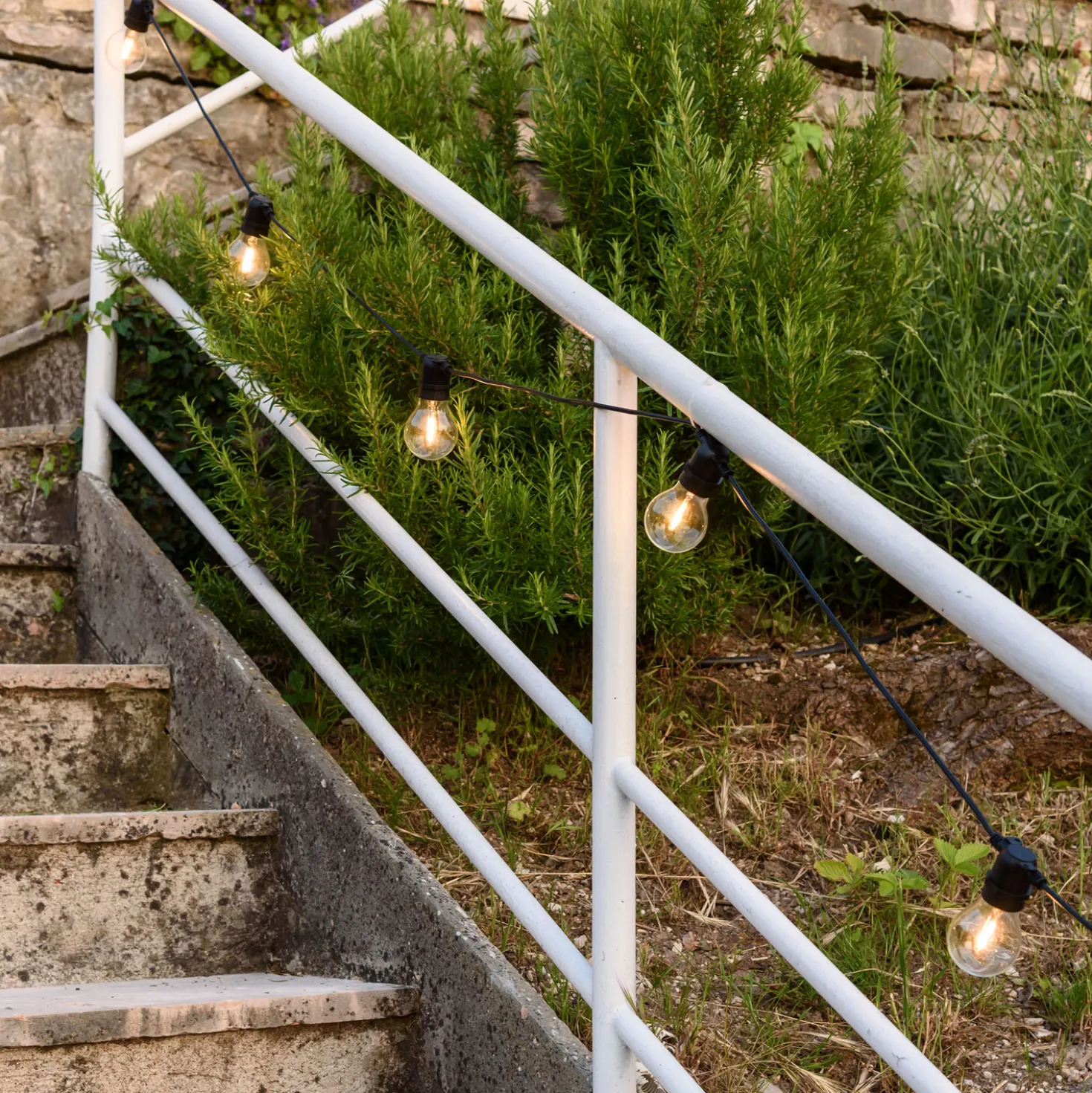 Catena Party 5 m, 10 lampadine goccia in vetro Ø 60 mm, led bianco caldo, prolungabile