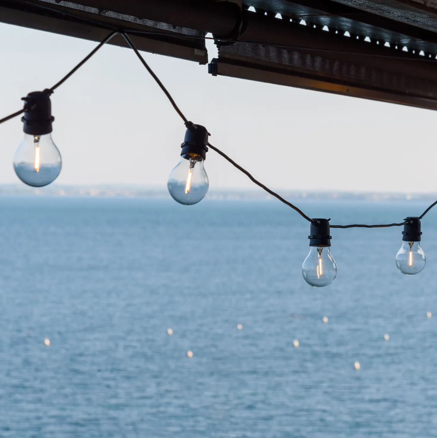 Catena Party 5 m, 10 lampadine goccia in vetro Ø 60 mm, led bianco caldo, prolungabile