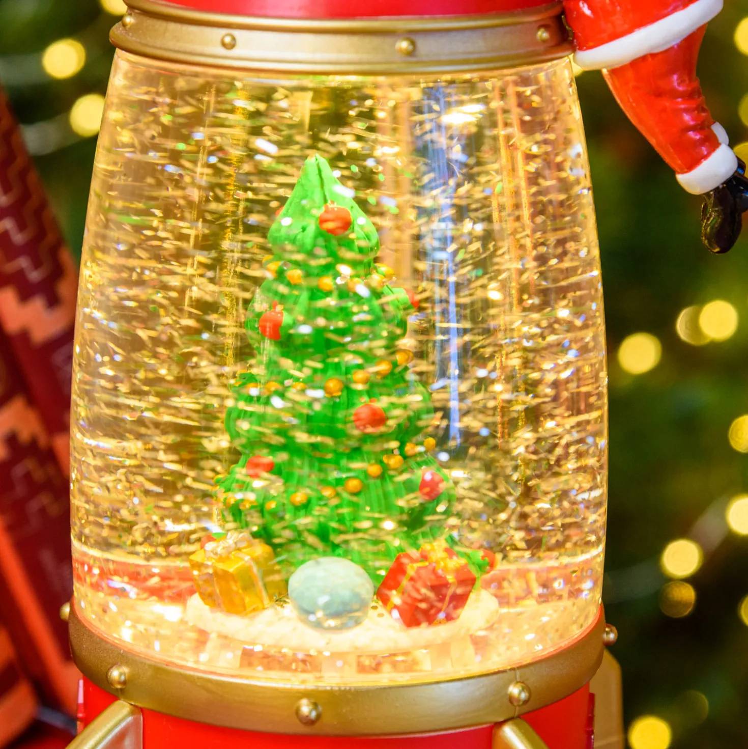 Lanterna Razzo con Babbo Natale astronauta, rosso e oro, h 27,5 cm, led bianco caldo