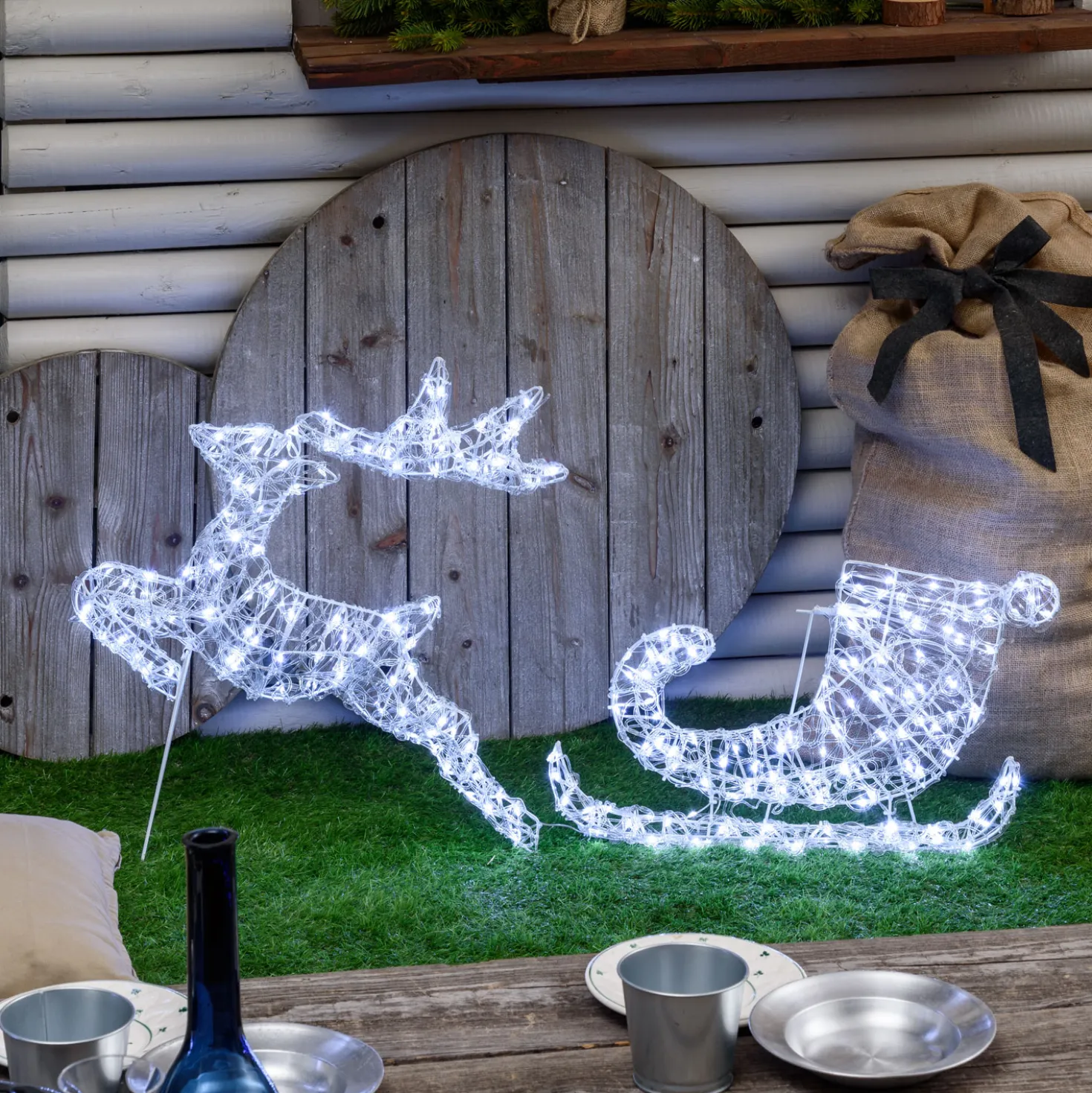 Renna con Slitta 2D, h 65 cm, gocce led bianco freddo