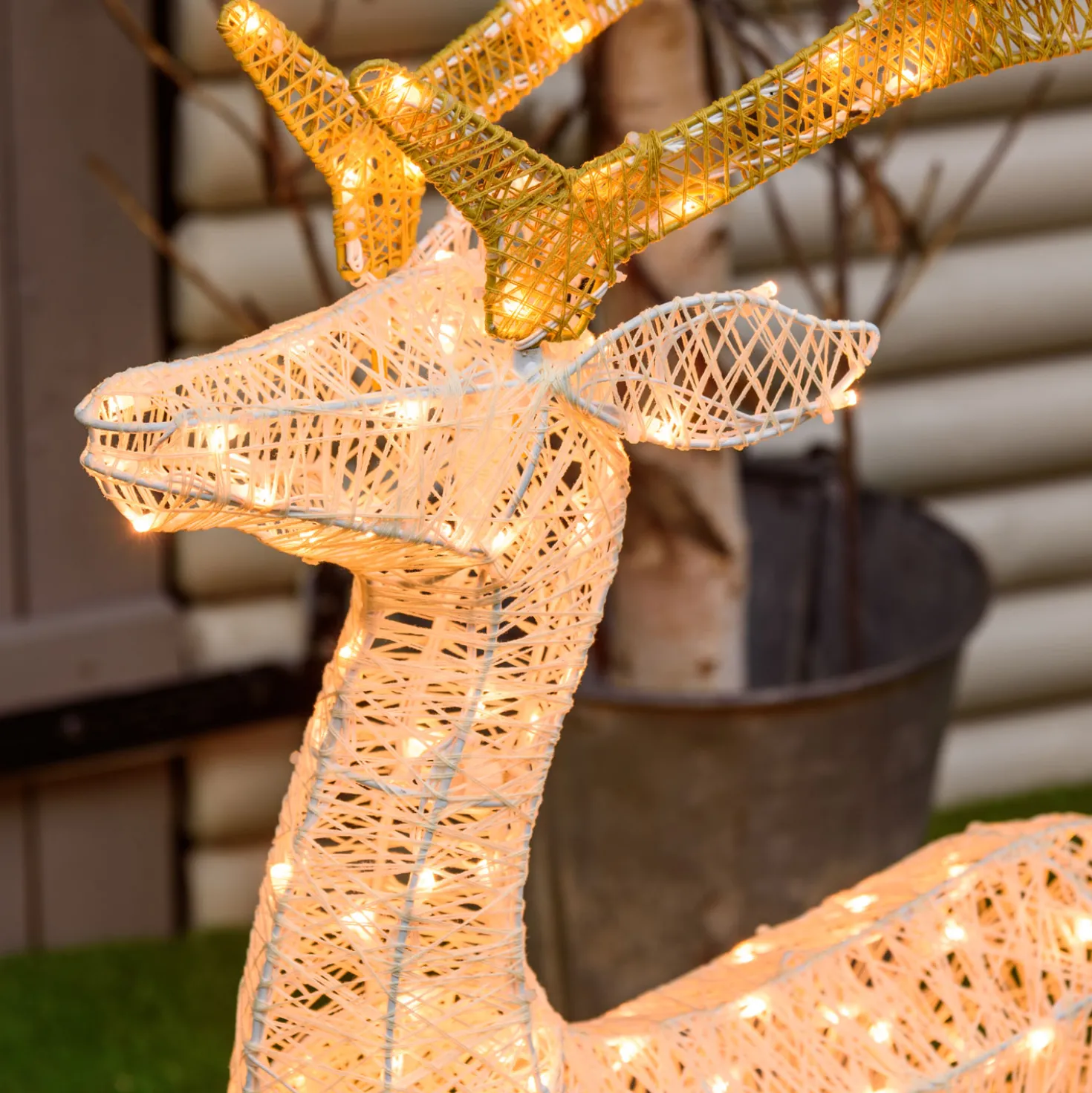 Renna con zampa alzata 3D Light Cream & Brown h 105 cm, 200 led bianco extra caldo