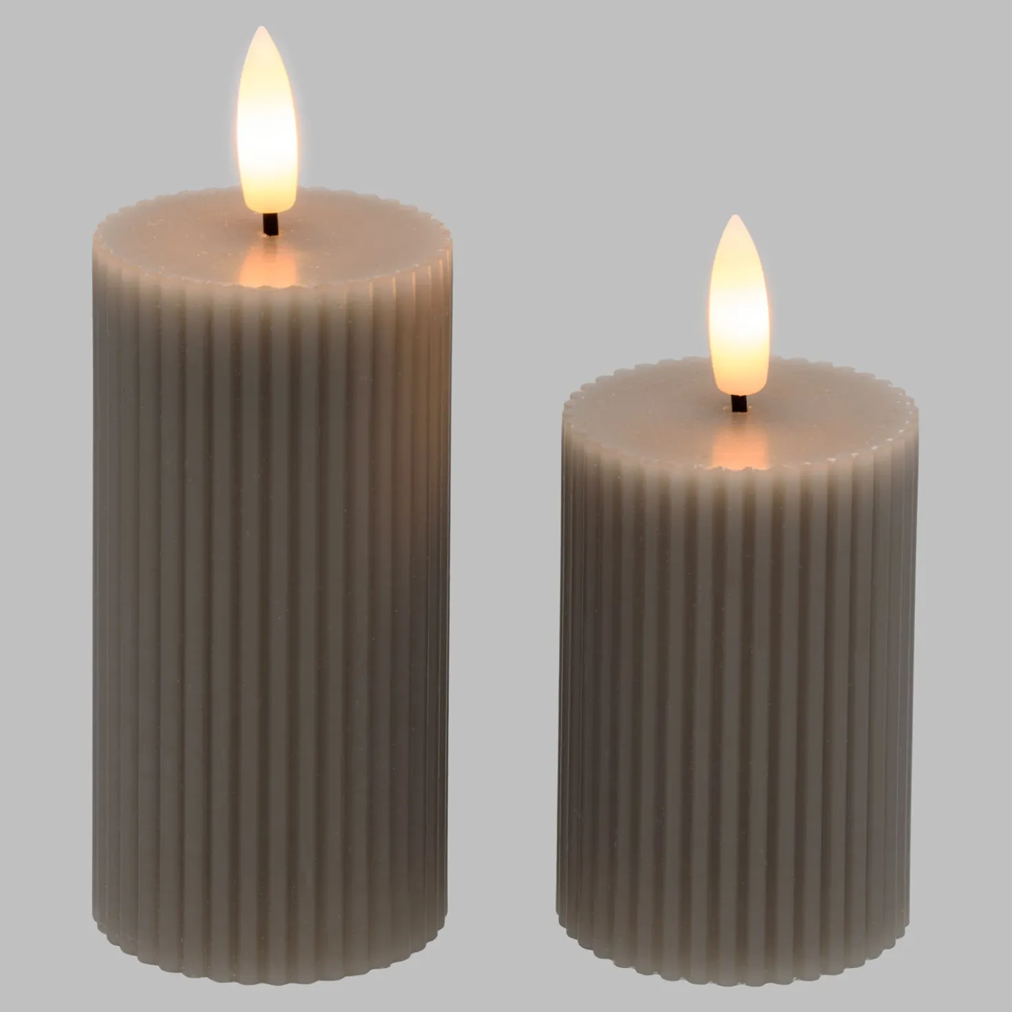 Set 2 candele grigio marrone a coste in cera, fiamma 3D con stoppino
