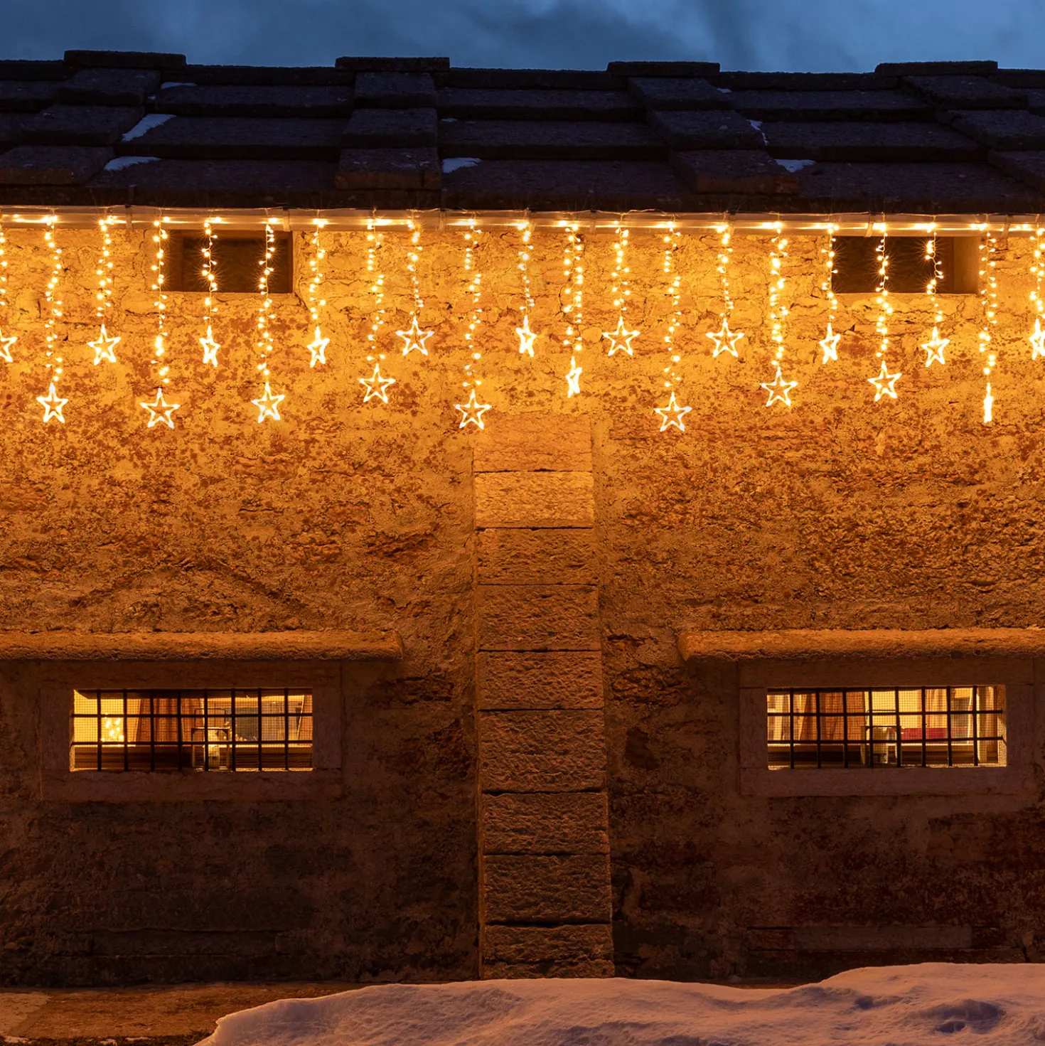 Stalattite decorata con stelle, 5 x h 1,05 m, 620 led bianco caldo