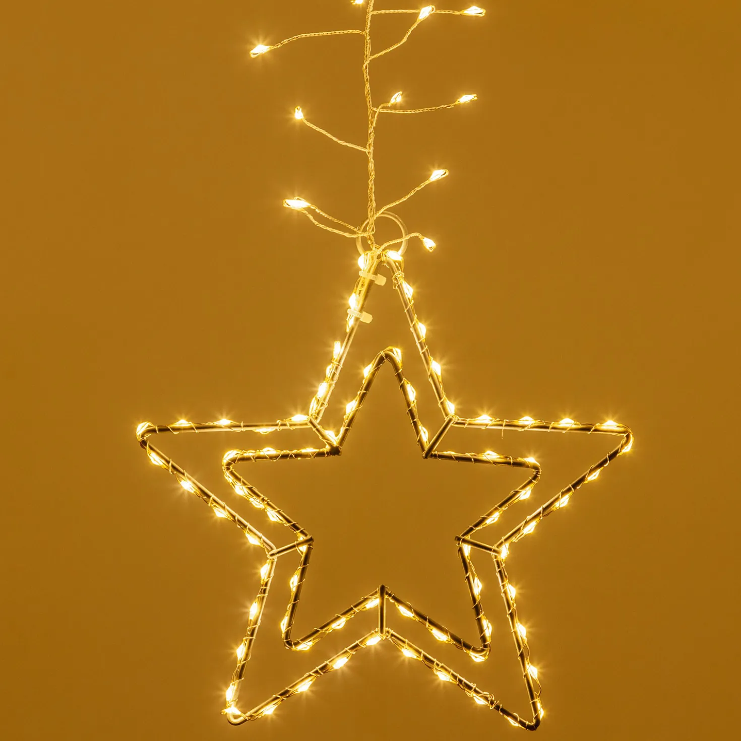 Stalattite decorata con stelle 3,2 x h 0,8 m, 950 microled bianco caldo