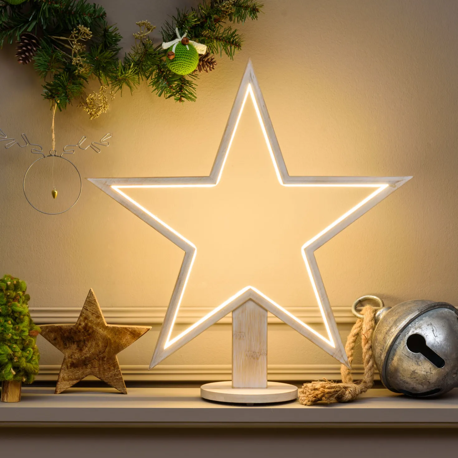 Stella con base in legno sbiancato, 55 cm, led RGB e Bianco Caldo, uso interno