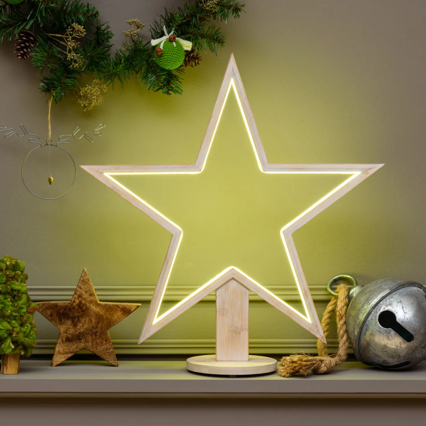 Stella con base in legno sbiancato, 55 cm, led RGB e Bianco Caldo, uso interno