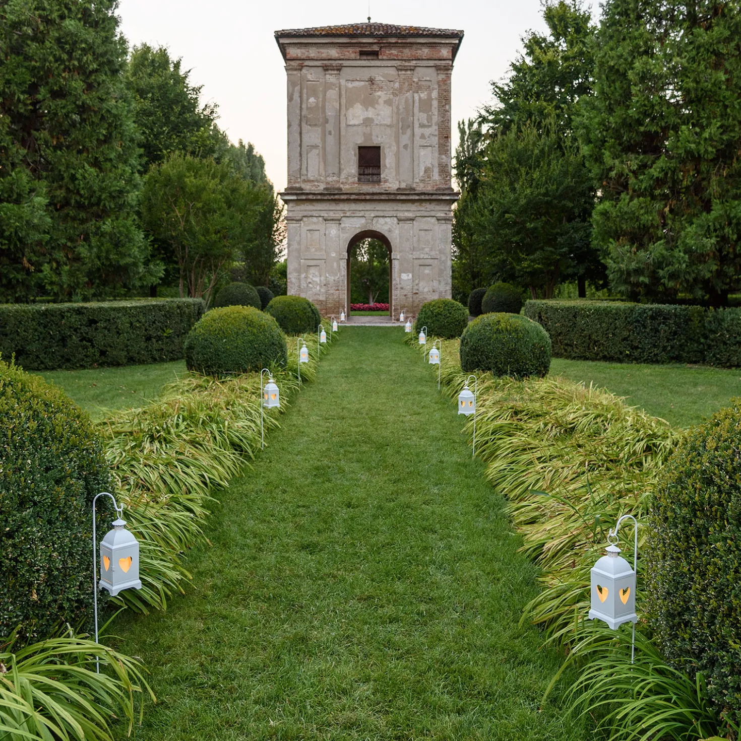 4 supporti porta lanterna in metallo bianco, h 110 cm