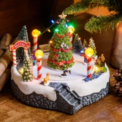 Villaggio di Natale, Paesaggio innevato con pattinatori rotanti in movimento, led multicolor